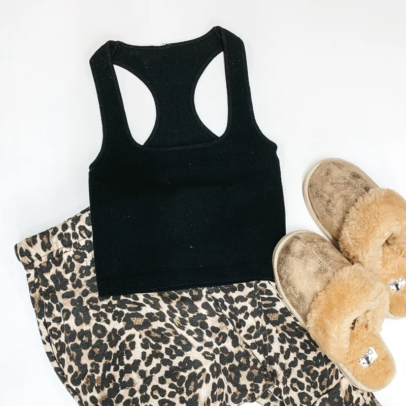 Classic Women's Clothing Styles Cute and Casual Ribbed Square Neck Cropped Tank Top in Black Classic Women's Clothing Styles Cute and Casual Ribbed Square Neck Cropped Tank Top in Black