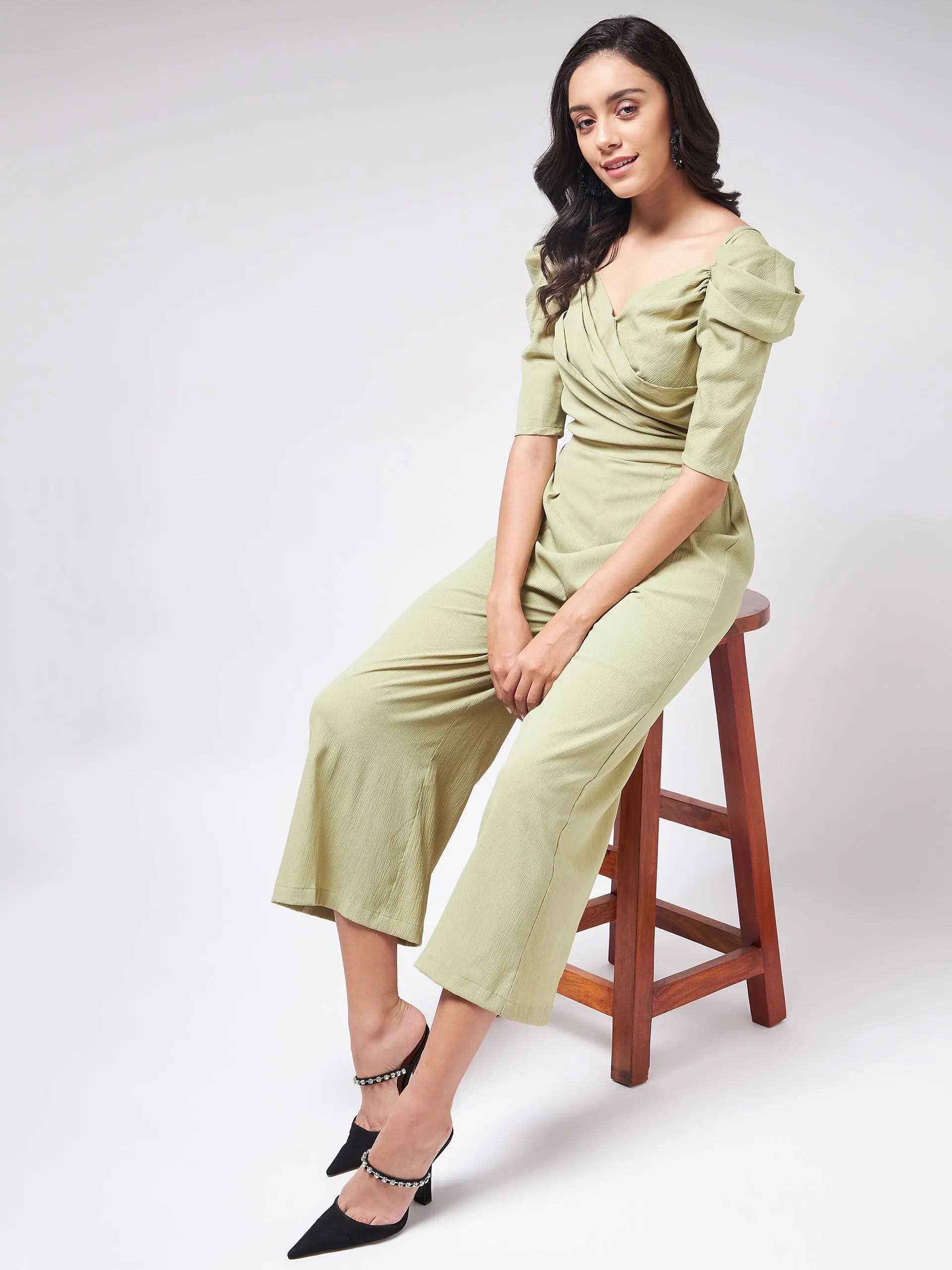 Classic Women's Apparel Flaunt Yourself In Solid Pleated Jumpsuit With Vintage Sleeves