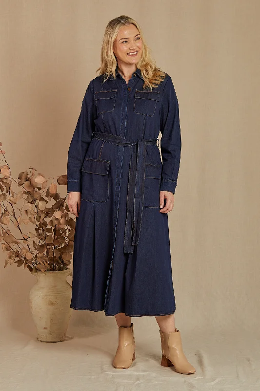 Women's Casual Attire River Chambray Pocket Dress in Dark Wash