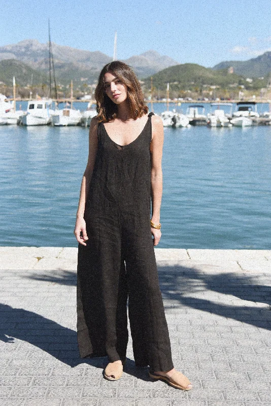 Sustainable Women's Clothes The Linen Jumpsuit // Noir