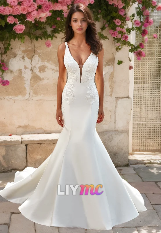 Women's Luxury Apparel V-Neck Sleeveless Appliques Mermaid Beach Wedding Dress