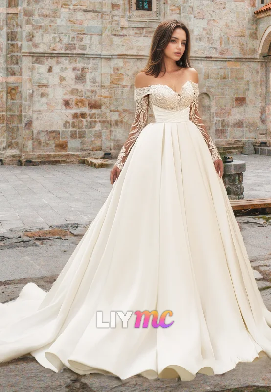 Women's Formal Apparel V-Neck Long Sleeves Lace Appliques Pleated A-Line Wedding Dress