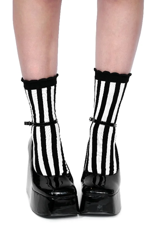 Women's Outerwear Clothing Vertical Stripes Socks