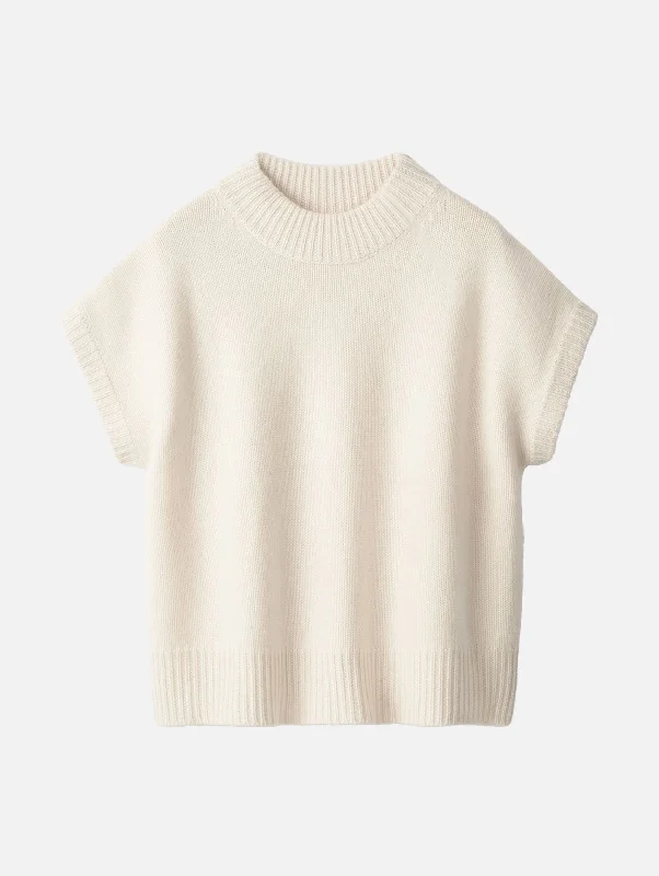 Seasonal Trends Round Neck Cashmere Top in Feather White