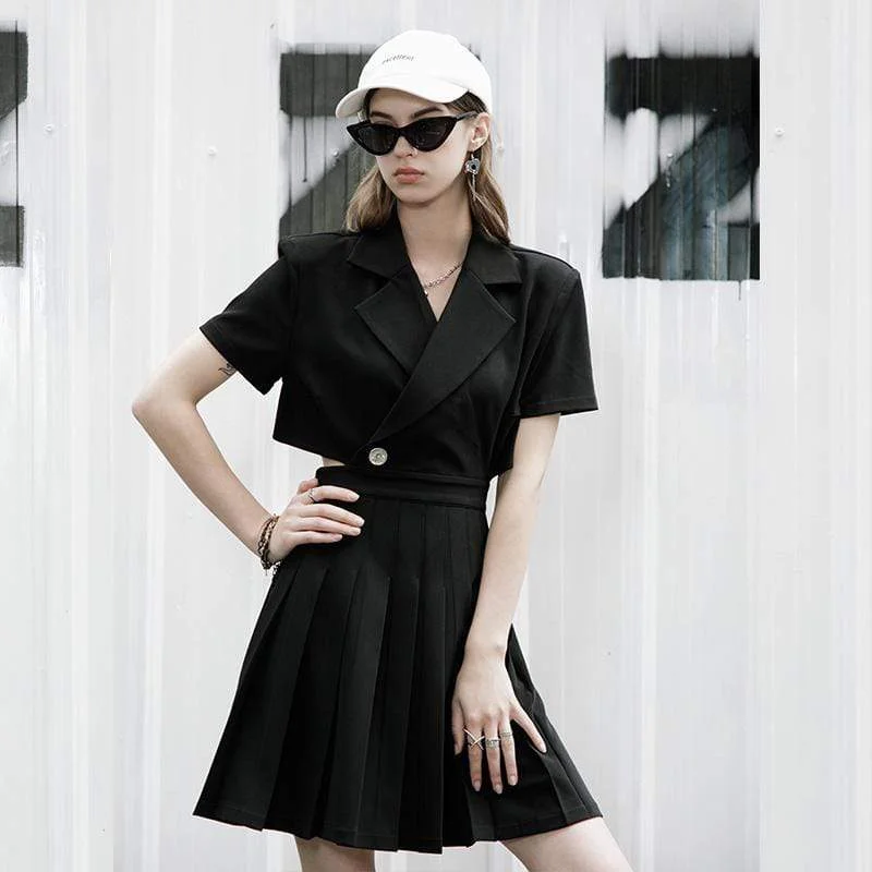 Women's Apparel Women's Grunge Tailored Collar Cutout Black Pleated Dress